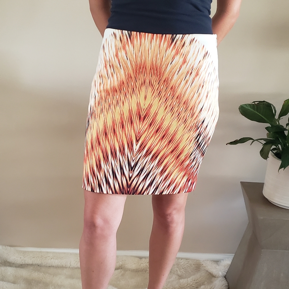 White hot Guess pencil skirt, size large